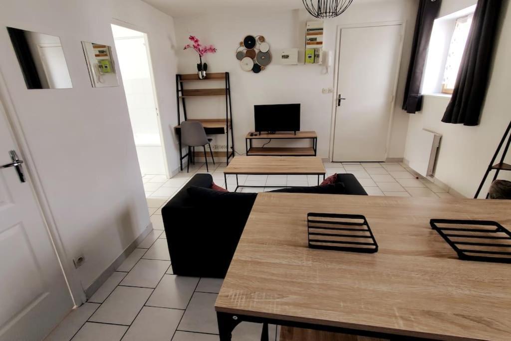 Appartement Style Industriel Au Centre De Douai Exterior photo
